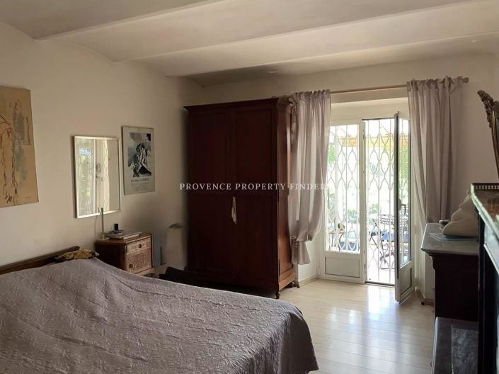 Image No.6-4 Bed House for sale