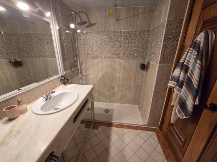 Image No.34-2 Bed Apartment for sale