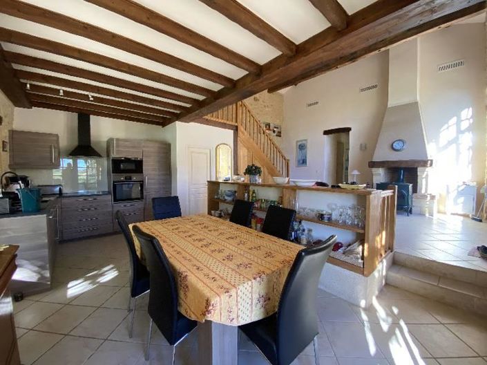 Image No.2-4 Bed House for sale