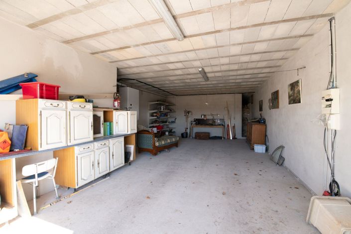 Image No.12-5 Bed House for sale