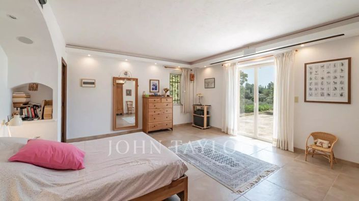 Image No.10-5 Bed House for sale