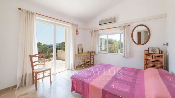 Image No.11-5 Bed House for sale