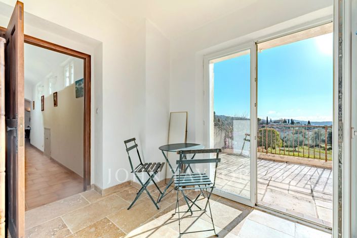 Image No.18-5 Bed House for sale