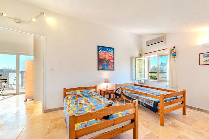 Image No.20-5 Bed House for sale