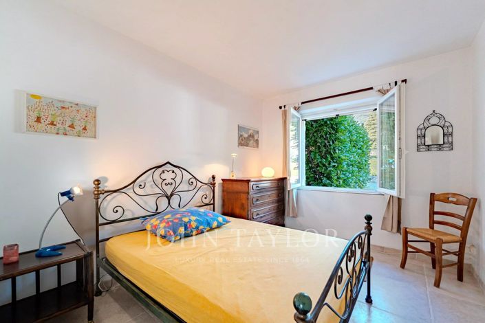 Image No.22-5 Bed House for sale