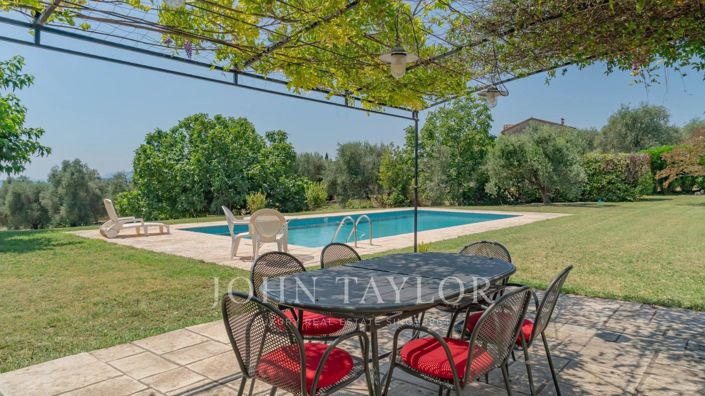 Image No.4-5 Bed House for sale