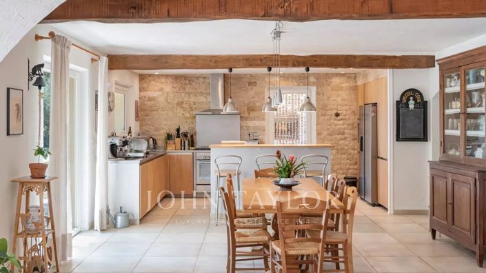 Image No.6-5 Bed House for sale