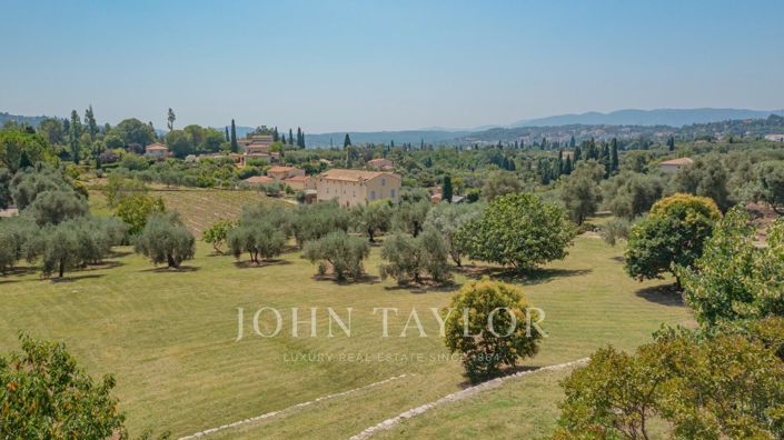 Image No.6-5 Bed House for sale