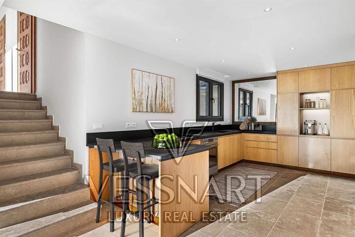 Image No.4-5 Bed House for sale