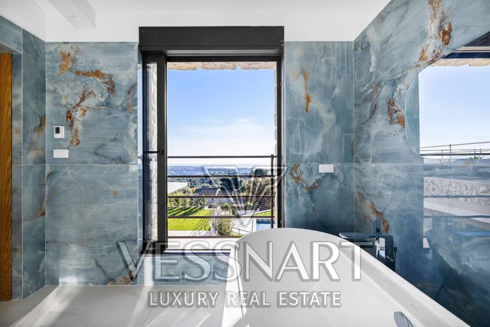 Image No.5-5 Bed House for sale