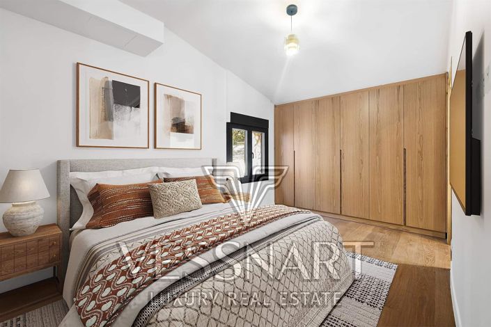 Image No.5-5 Bed House for sale