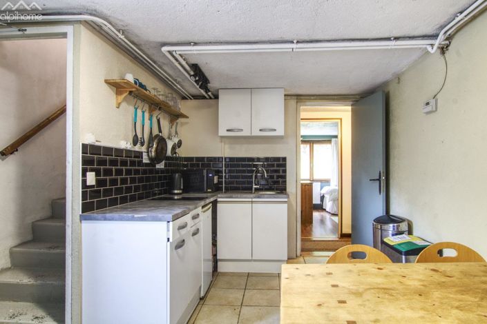 Image No.4-7 Bed House for sale