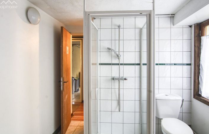 Image No.5-7 Bed House for sale