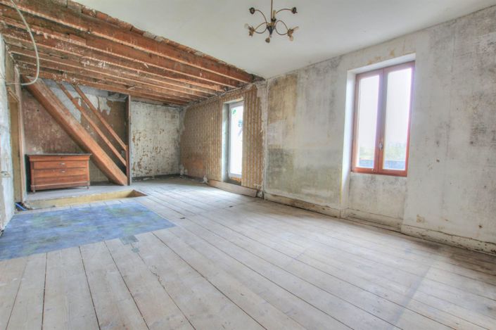 Image No.10-6 Bed House for sale