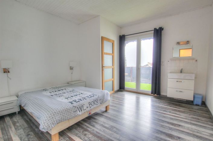 Image No.3-6 Bed House for sale