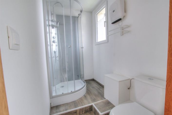 Image No.5-6 Bed House for sale