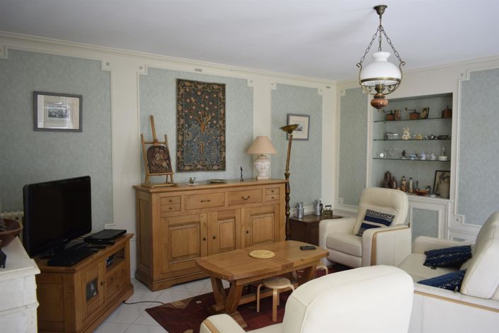 Image No.6-5 Bed House for sale