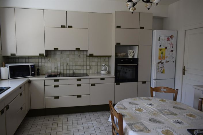 Image No.9-5 Bed House for sale