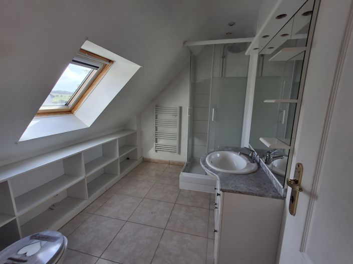 Image No.10-3 Bed House for sale