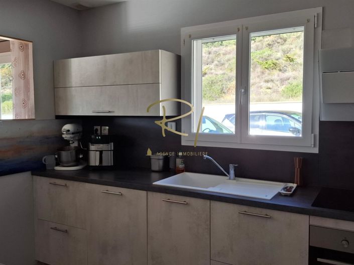 Image No.6-4 Bed House for sale