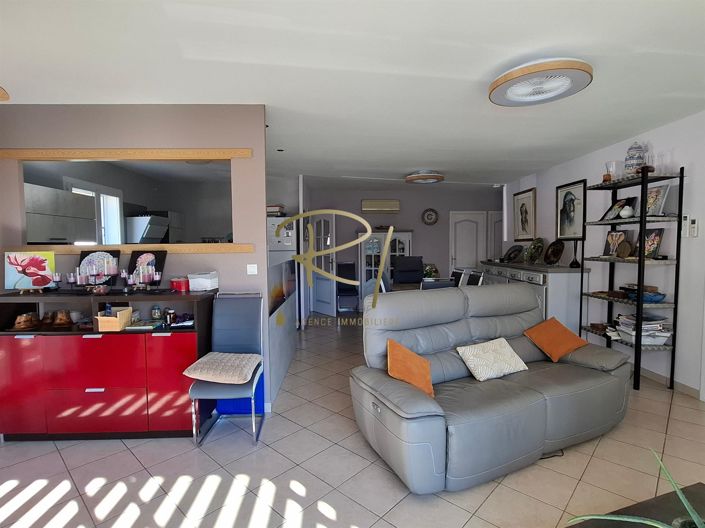 Image No.7-4 Bed House for sale