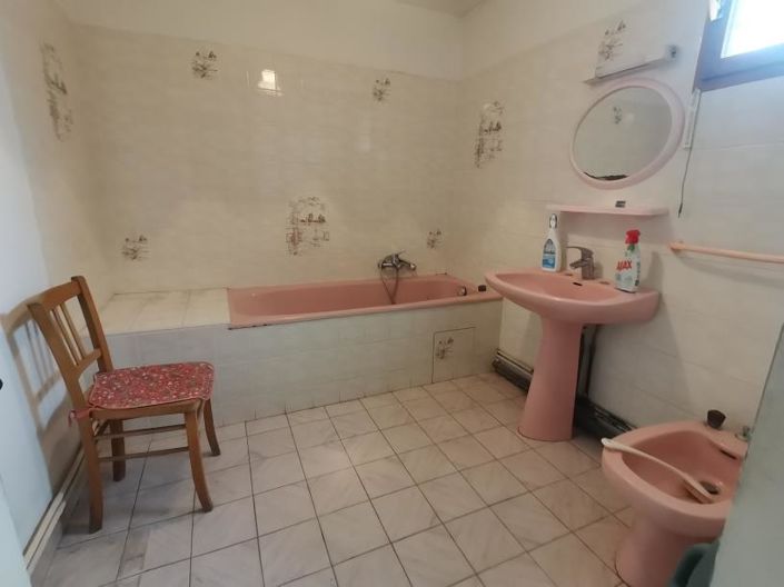 Image No.5-2 Bed House for sale