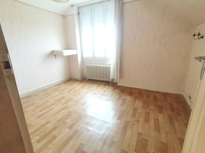 Image No.8-2 Bed House for sale