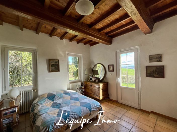 Image No.8-5 Bed House for sale