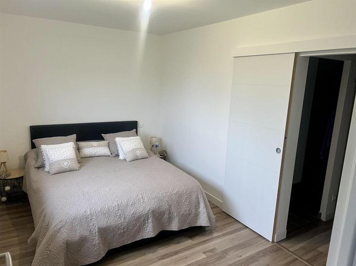 Image No.4-2 Bed House for sale