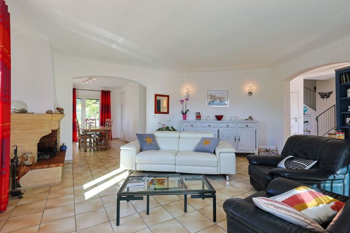 Image No.6-4 Bed House for sale