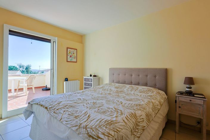 Image No.8-4 Bed House for sale