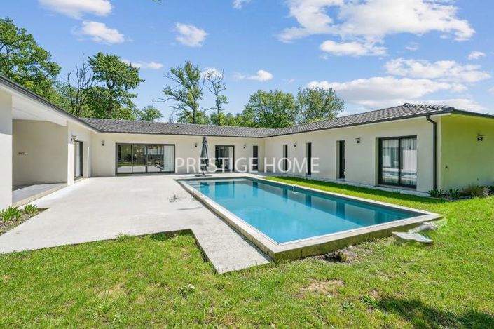 Image No.1-5 Bed House for sale