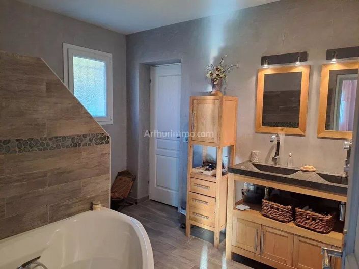 Image No.15-3 Bed House for sale