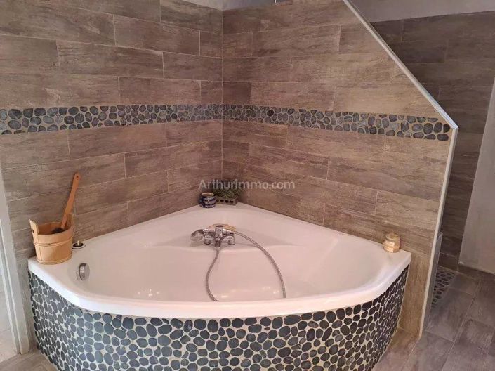 Image No.16-3 Bed House for sale