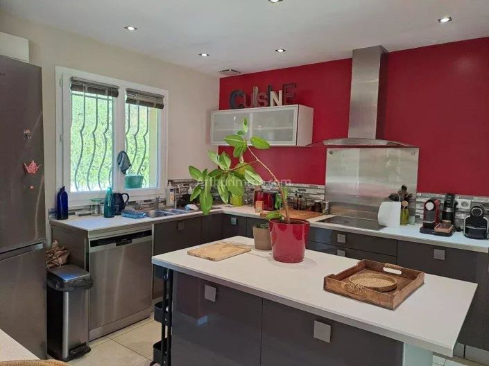 Image No.9-3 Bed House for sale