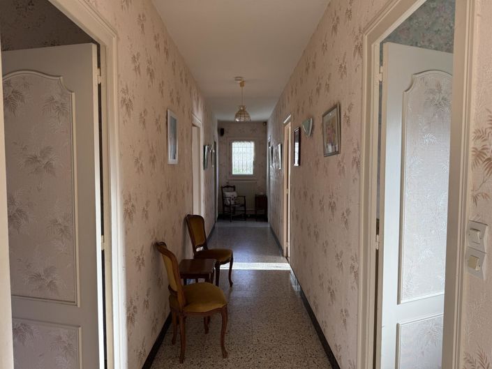 Image No.8-4 Bed House for sale