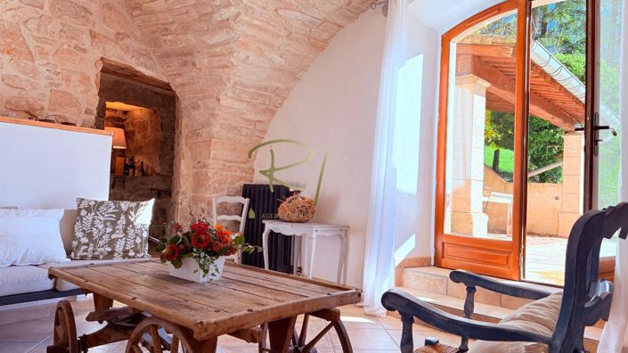 Image No.11-5 Bed House for sale