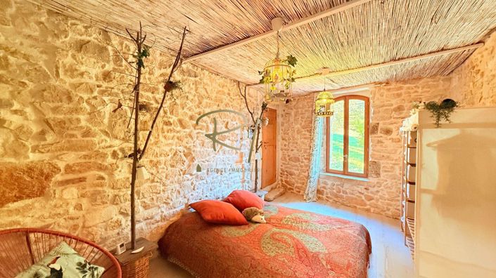 Image No.6-5 Bed House for sale