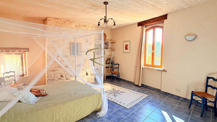 Image No.9-5 Bed House for sale