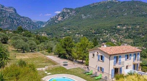 Image No.2-5 Bed House for sale