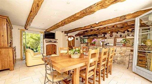 Image No.8-5 Bed House for sale