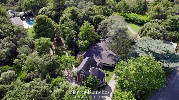 Image No.1-9 Bed Property for sale