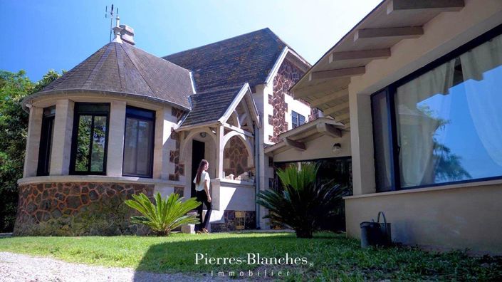 Image No.2-9 Bed Property for sale