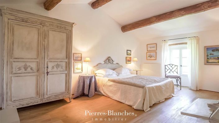 Image No.5-10 Bed House for sale