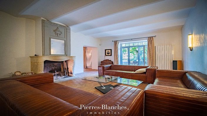 Image No.4-10 Bed House for sale