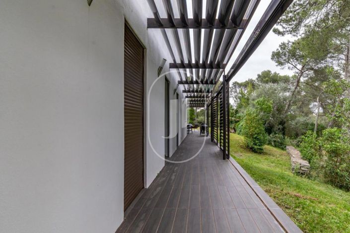 Image No.3-4 Bed House for sale