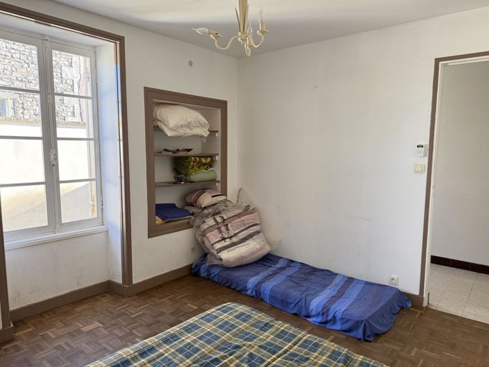 Image No.12-3 Bed House for sale