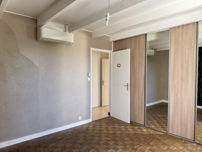 Image No.30-3 Bed House for sale