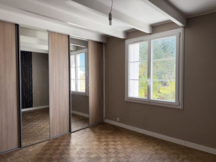 Image No.8-3 Bed House for sale