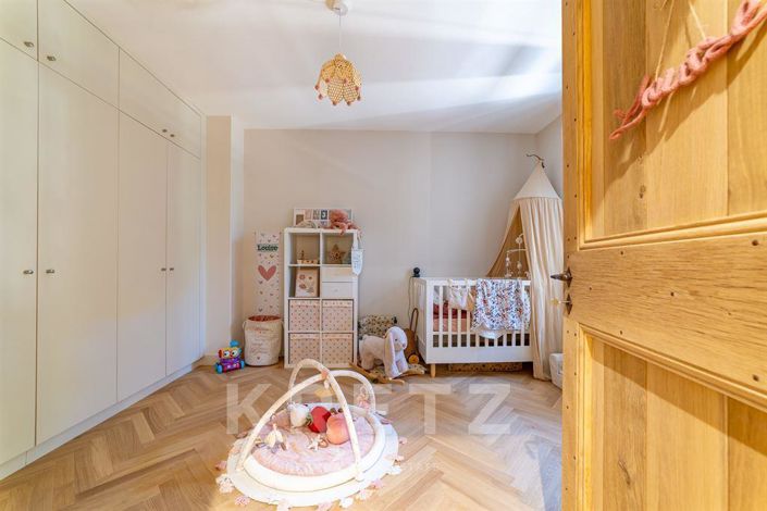 Image No.11-5 Bed House for sale